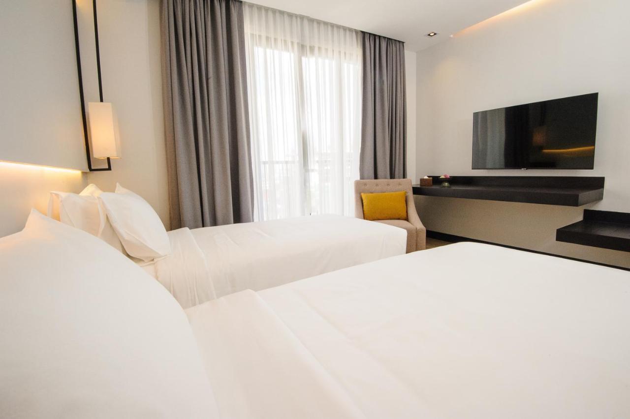 Glow Park Hotel Grand Royal Palace Phnompenh Exteriér fotografie