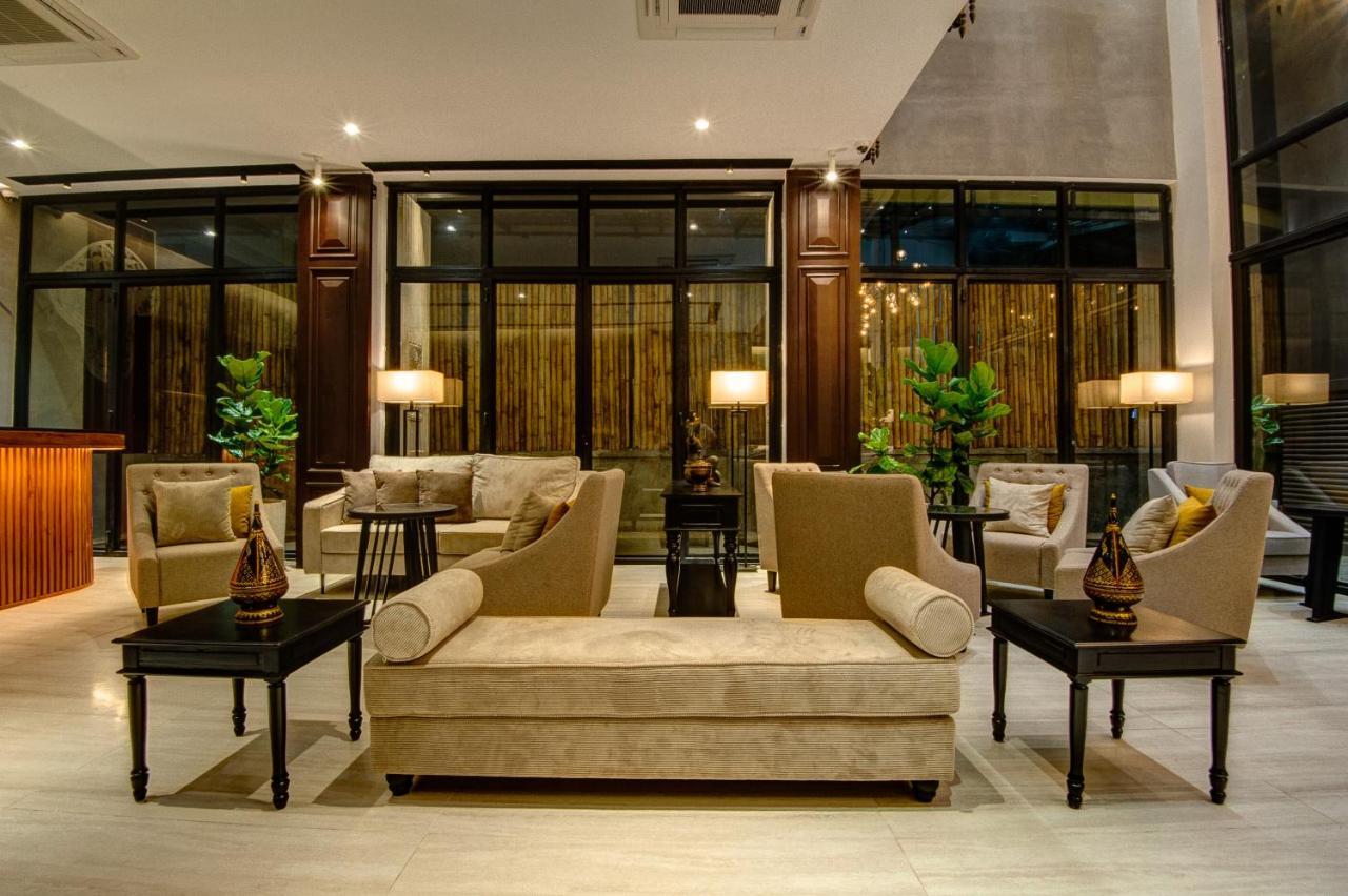 Glow Park Hotel Grand Royal Palace Phnompenh Exteriér fotografie