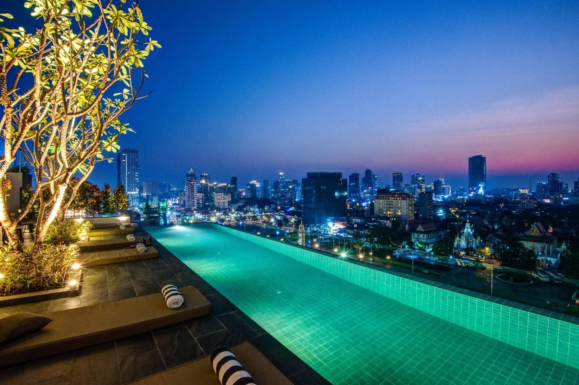 Glow Park Hotel Grand Royal Palace Phnompenh Exteriér fotografie
