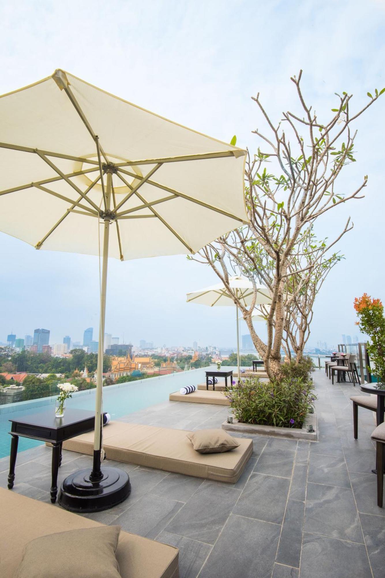 Glow Park Hotel Grand Royal Palace Phnompenh Exteriér fotografie