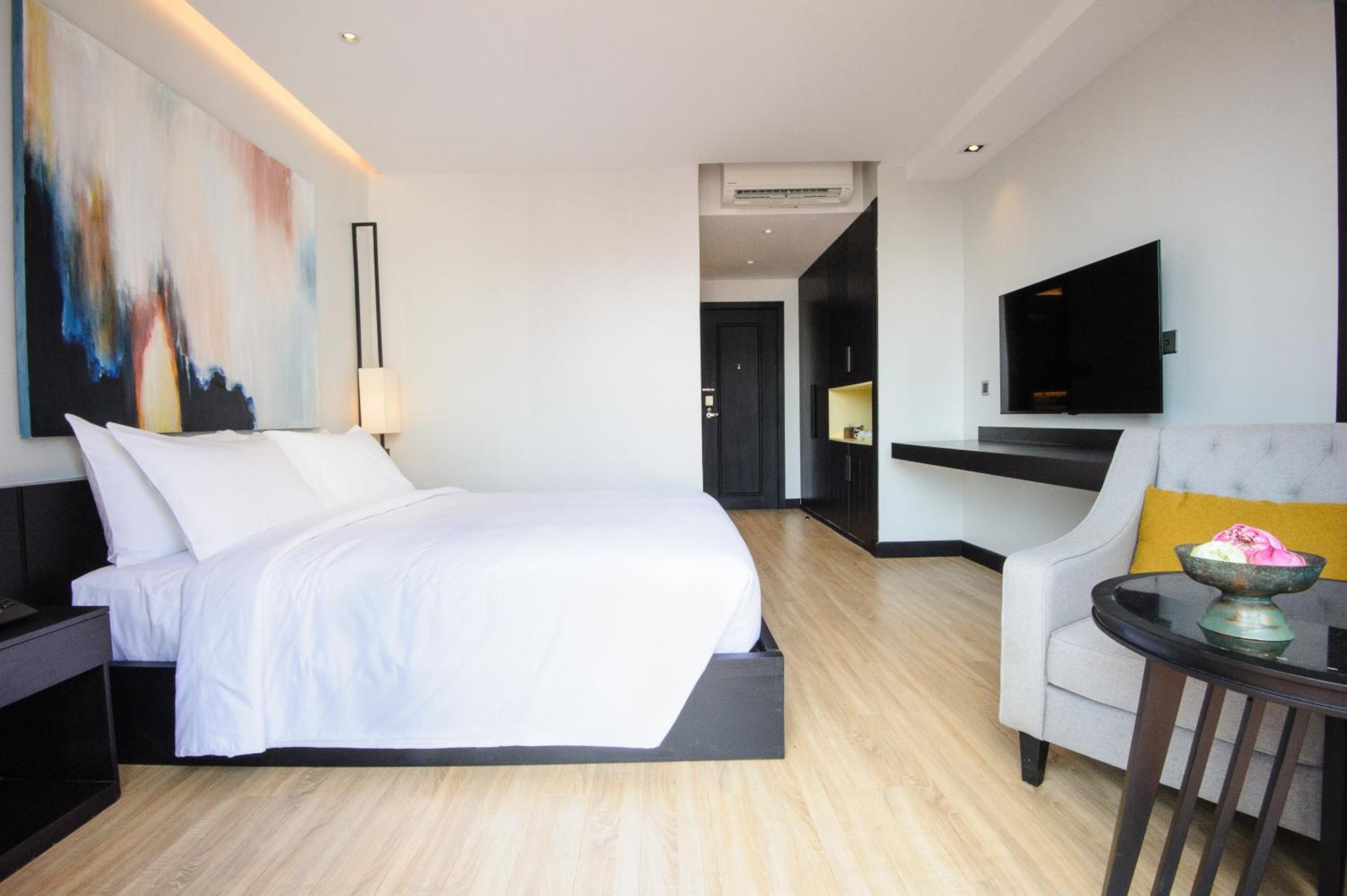 Glow Park Hotel Grand Royal Palace Phnompenh Exteriér fotografie