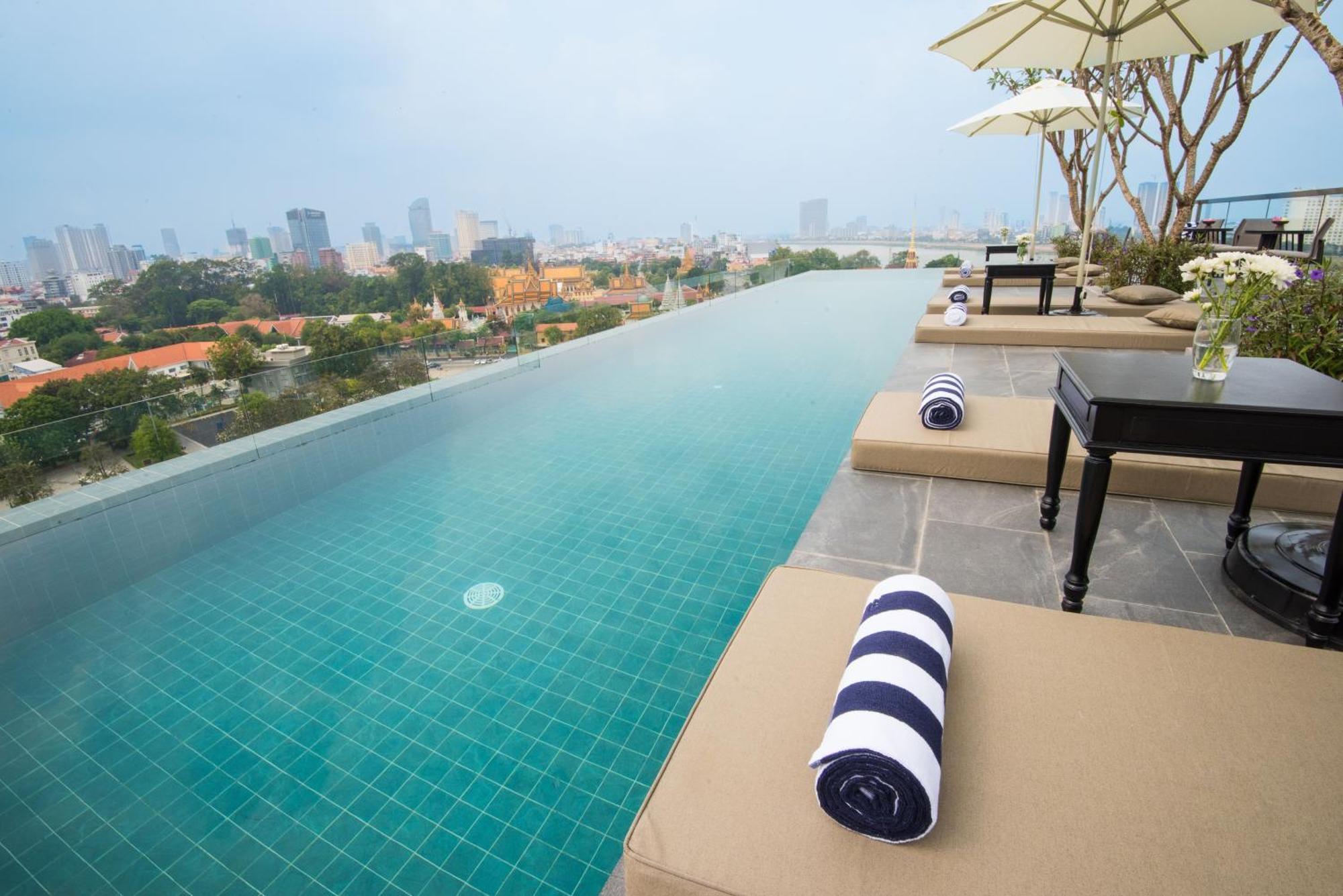 Glow Park Hotel Grand Royal Palace Phnompenh Exteriér fotografie
